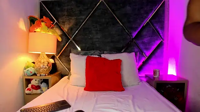 DannaFalco25 online show from 09.11.25