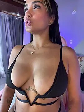 LEAH DOUUGLASS online show from 01.24.25