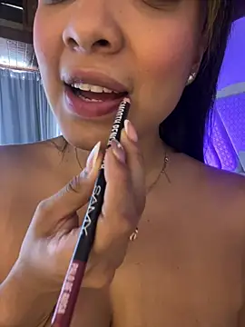 LEAH DOUUGLASS online show from 03.21.25
