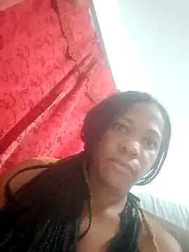 Snapshot of bigtitssxx chatting on 06.17.26 bigtitssxx online show from 06.17.26