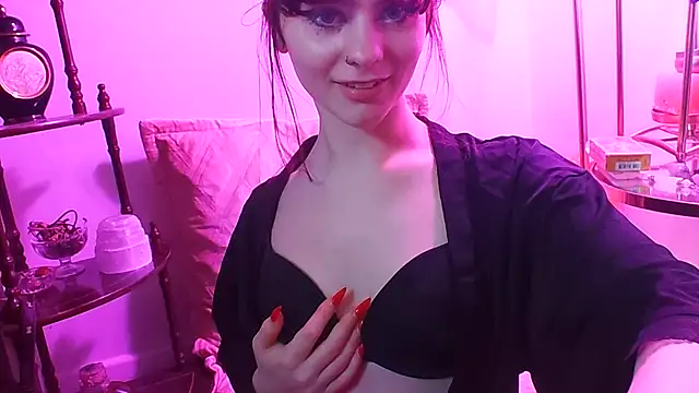 Snapshot of crystalsbaby chatting on 01.05.25 crystalsbaby online show from 01.05.25