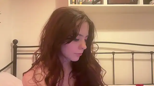 Snapshot of crystalsbaby chatting on 03.05.25 crystalsbaby online show from 03.05.25