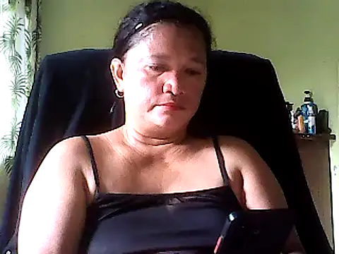 Snapshot of hott_scarlett chatting on 01.04.25 hott scarlett online show from 01.04.25