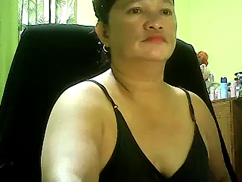 Snapshot of hott_scarlett chatting on 01.28.25 hott scarlett online show from 01.28.25
