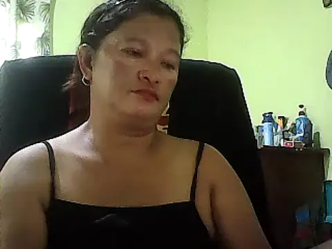 Snapshot of hott_scarlett chatting on 02.08.25 hott scarlett online show from 02.08.25