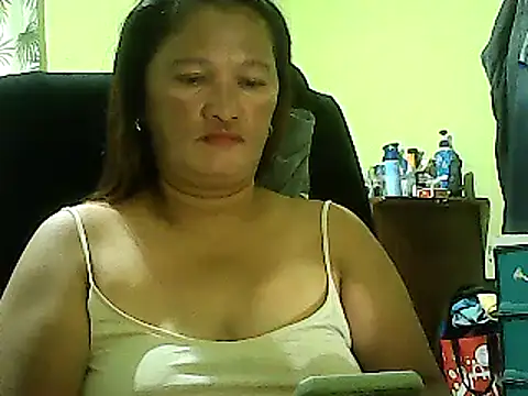 Snapshot of hott_scarlett chatting on 02.09.25 hott scarlett online show from 02.09.25