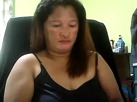 Snapshot of hott_scarlett chatting on 02.20.25 hott scarlett online show from 02.20.25
