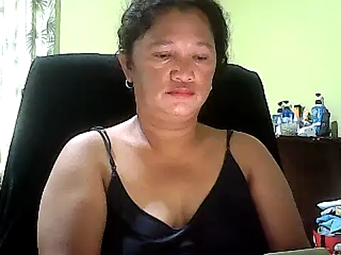 Snapshot of hott_scarlett chatting on 02.21.25 hott scarlett online show from 02.21.25