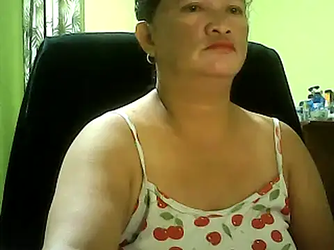Snapshot of hott_scarlett chatting on 03.12.25 hott scarlett online show from 03.12.25