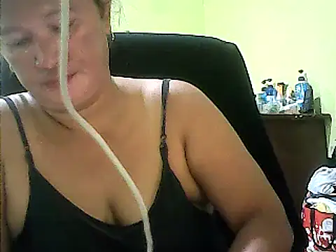 Snapshot of hott_scarlett chatting on 03.17.25 hott scarlett online show from 03.17.25