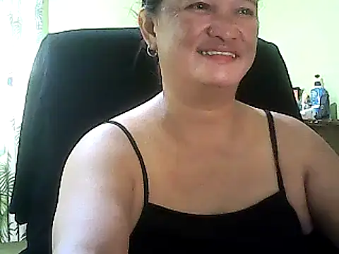 Snapshot of hott_scarlett chatting on 03.18.25 hott scarlett online show from 03.18.25