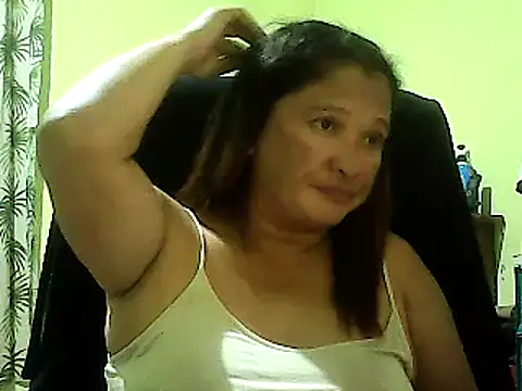 Snapshot of hott_scarlett chatting on 03.22.25 hott scarlett online show from 03.22.25