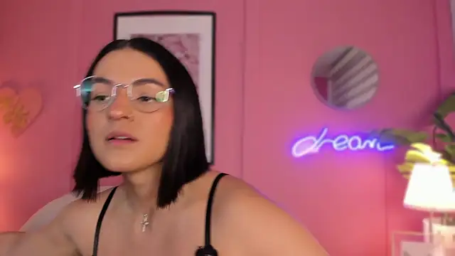 SoySaraa online show from 01.10.25