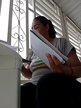 AlexandraNoiirr online show from 02.05.26