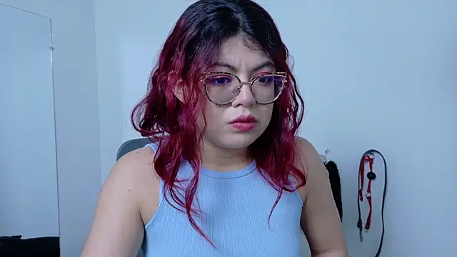 Catwhite  online show from 01.25.25