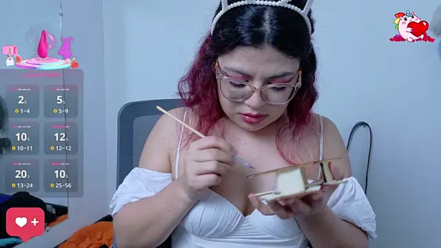 Catwhite  online show from 03.13.25