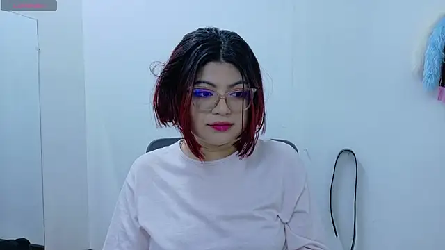 Catwhite  online show from 03.21.25