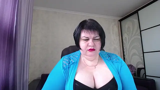 JuicyLady Di online show from 12.18.25