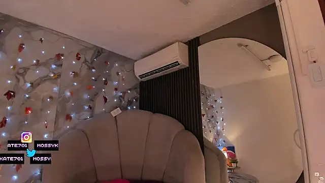 Katemoss70 online show from 11.27.25