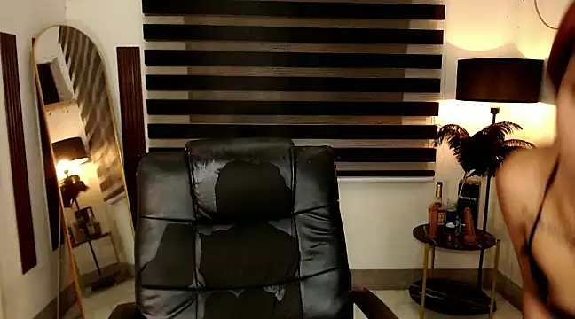 Snapshot of SarahAmber chatting on 02.02.25 SarahAmber online show from 02.02.25