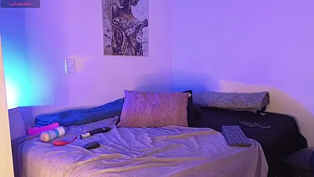 Snapshot of Corina_Ts chatting on 10.23.25 Corina Ts online show from 10.23.25