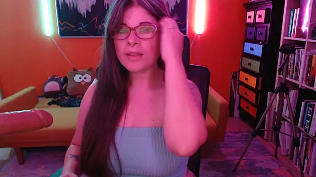 TheLenaAdams online show from 12.04.25