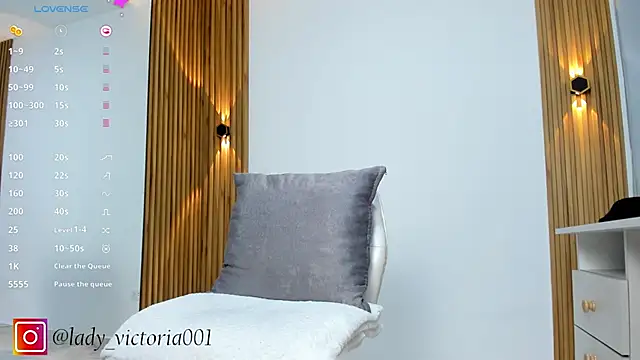 Snapshot of Ailyn-Sabina chatting on 02.23.25 Ailyn-Sabina online show from 02.23.25