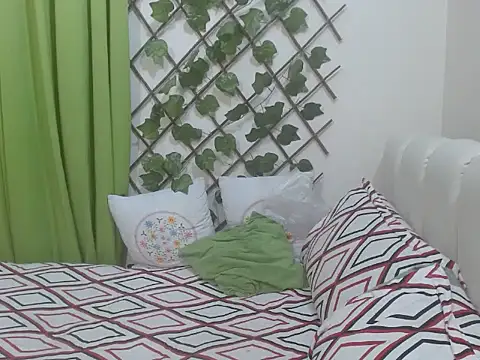 Lovelywife786 online show from 12.14.24