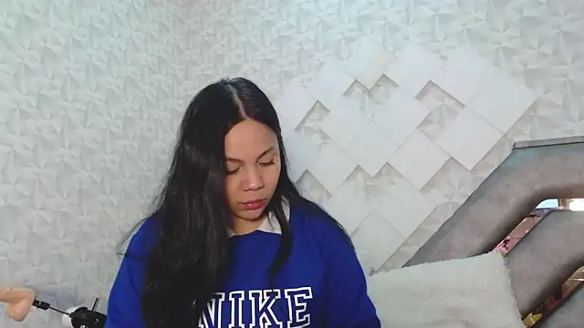 EmilyQueen3x online show from 09.18.25