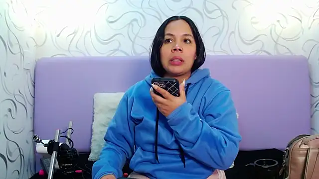 EmilyQueen3x online show from 10.09.25