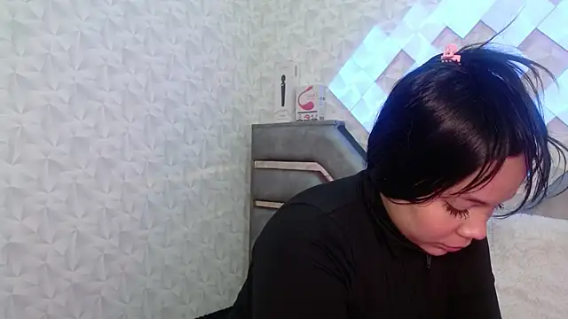 EmilyQueen3x online show from 10.15.25