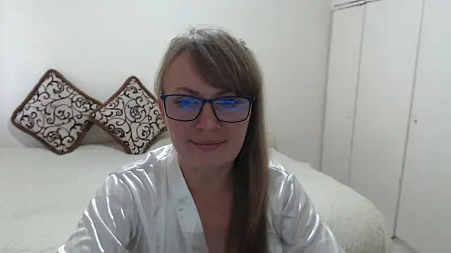 Snapshot of MargotLot chatting on 06.12.26 MargotLot online show from 06.12.26