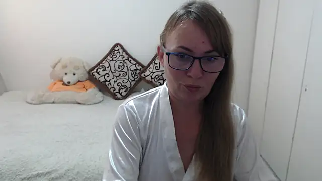 Snapshot of MargotLot chatting on 07.14.26 MargotLot online show from 07.14.26