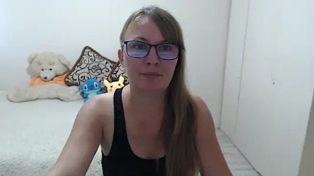 Snapshot of MargotLot chatting on 07.27.26 MargotLot online show from 07.27.26