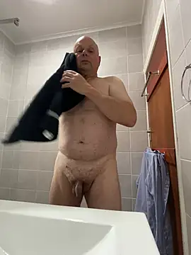 Snapshot of DaddyCumBumZA chatting on 12.12.24 DaddyCumBumZA online show from 12.12.24