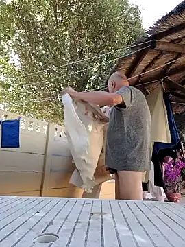 Snapshot of DaddyCumBumZA chatting on 12.21.24 DaddyCumBumZA online show from 12.21.24