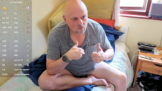 Snapshot of DaddyCumBumZA chatting on 01.12.25 DaddyCumBumZA online show from 01.12.25