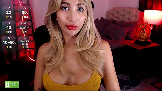 Snapshot of BunnieAngel chatting on 12.16.24 BunnieAngel online show from 12.16.24