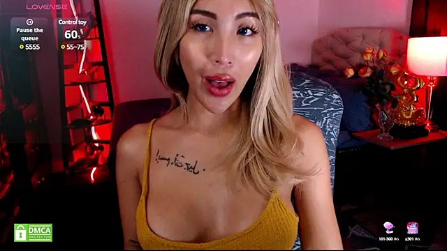 Snapshot of BunnieAngel chatting on 01.05.25 BunnieAngel online show from 01.05.25