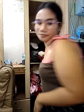 Snapshot of Kissy07 chatting on 11.27.25 Kissy07 online show from 11.27.25