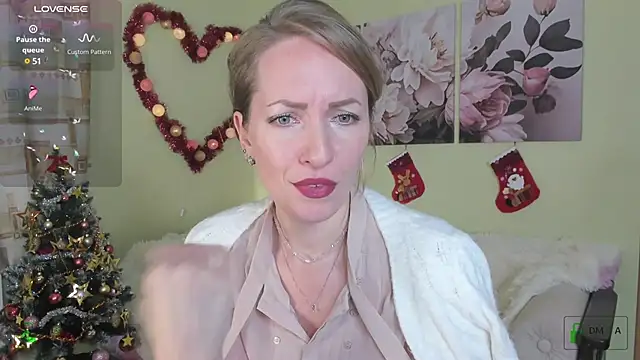 Queenymel online show from 12.17.24