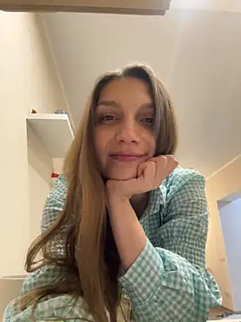 Snapshot of AllisonStark chatting on 12.18.24 AllisonStark online show from 12.18.24