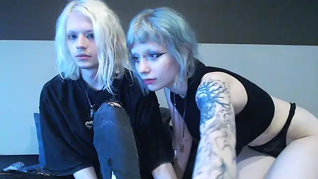 Snapshot of Alien_Bella chatting on 01.21.25 Alien Bella online show from 01.21.25