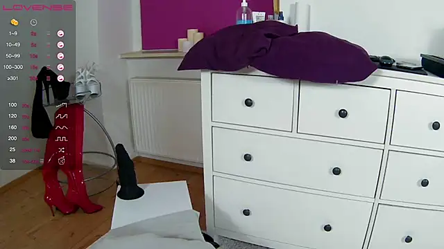 Latina daily online show from 11.27.25