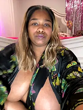 BigFineSelena online show from 12.18.25