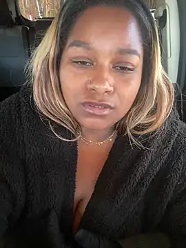 BigFineSelena online show from 12.19.25