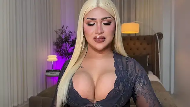 Your Majesty Tyra online show from 10.15.25