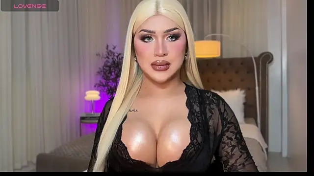 Your Majesty Tyra online show from 11.13.25