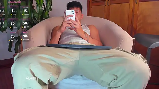 Snapshot of adrik_cano__ chatting on 12.04.24 adrik cano   online show from 12.04.24