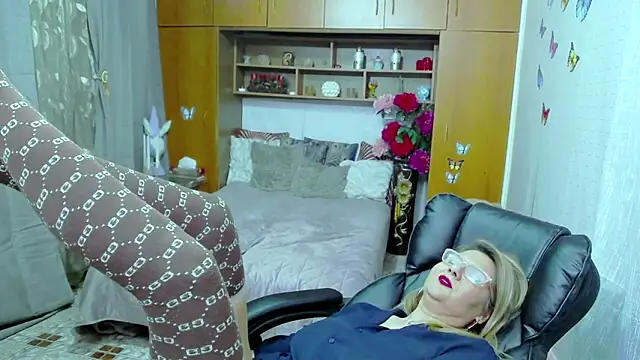 LucilleFenlys online show from 12.02.24